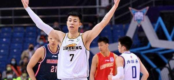 爱游戏官网-天津队压倒对手，鏖战白热化(天津足球白队)