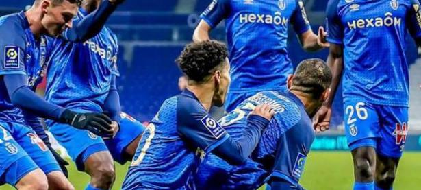 爱游戏体育下载-河床进攻端火力强劲，欲破西悉尼流浪者防线的简单介绍