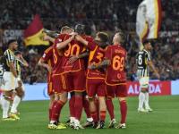 爱游戏app下载-关于罗马球迷聚集在球场外：为球队加油助威的信息