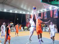 爱游戏登录入口-国内篮球联赛精彩纷呈，球员们全力以赴