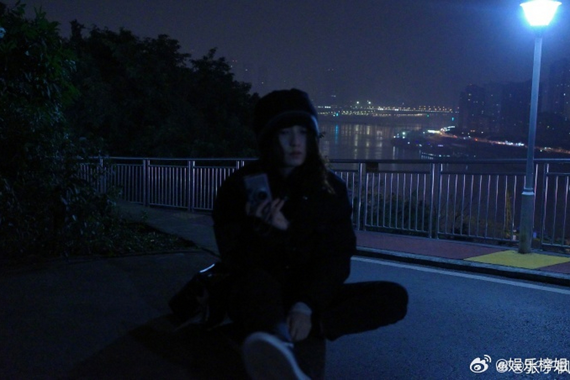 球员生活点滴曝光，引发粉丝热议(球员生活点滴曝光,引发粉丝热议的原因)