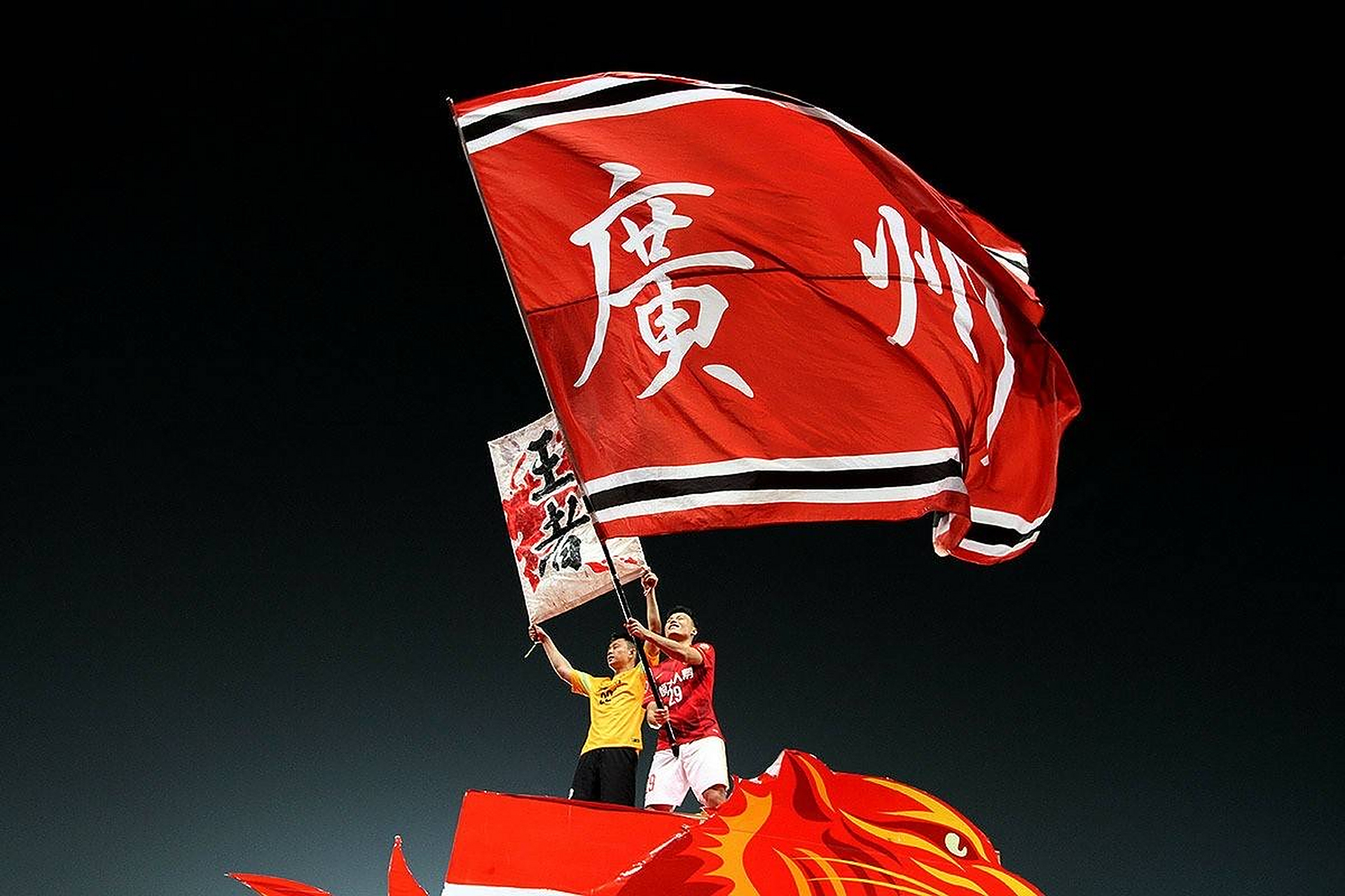 爱游戏体育链接-广州队大胜深圳男篮，取得两连胜