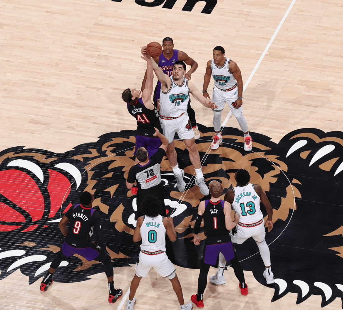 火箭客场取胜灰熊，攻防俱佳全队表现亮眼的简单介绍