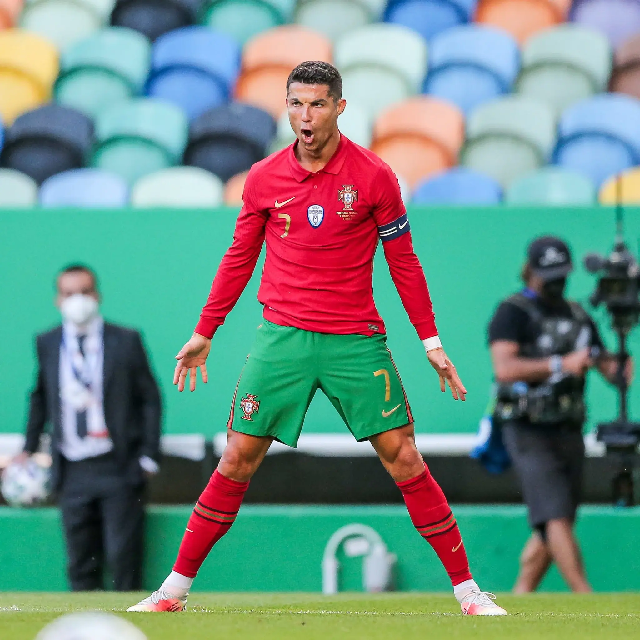 巴萨主场大胜,梅西上演帽子戏法,继续领跑西甲积分榜的简单介绍 巴萨主场大胜,梅西上演帽子戏法,继续领跑西甲积分榜的简单介绍