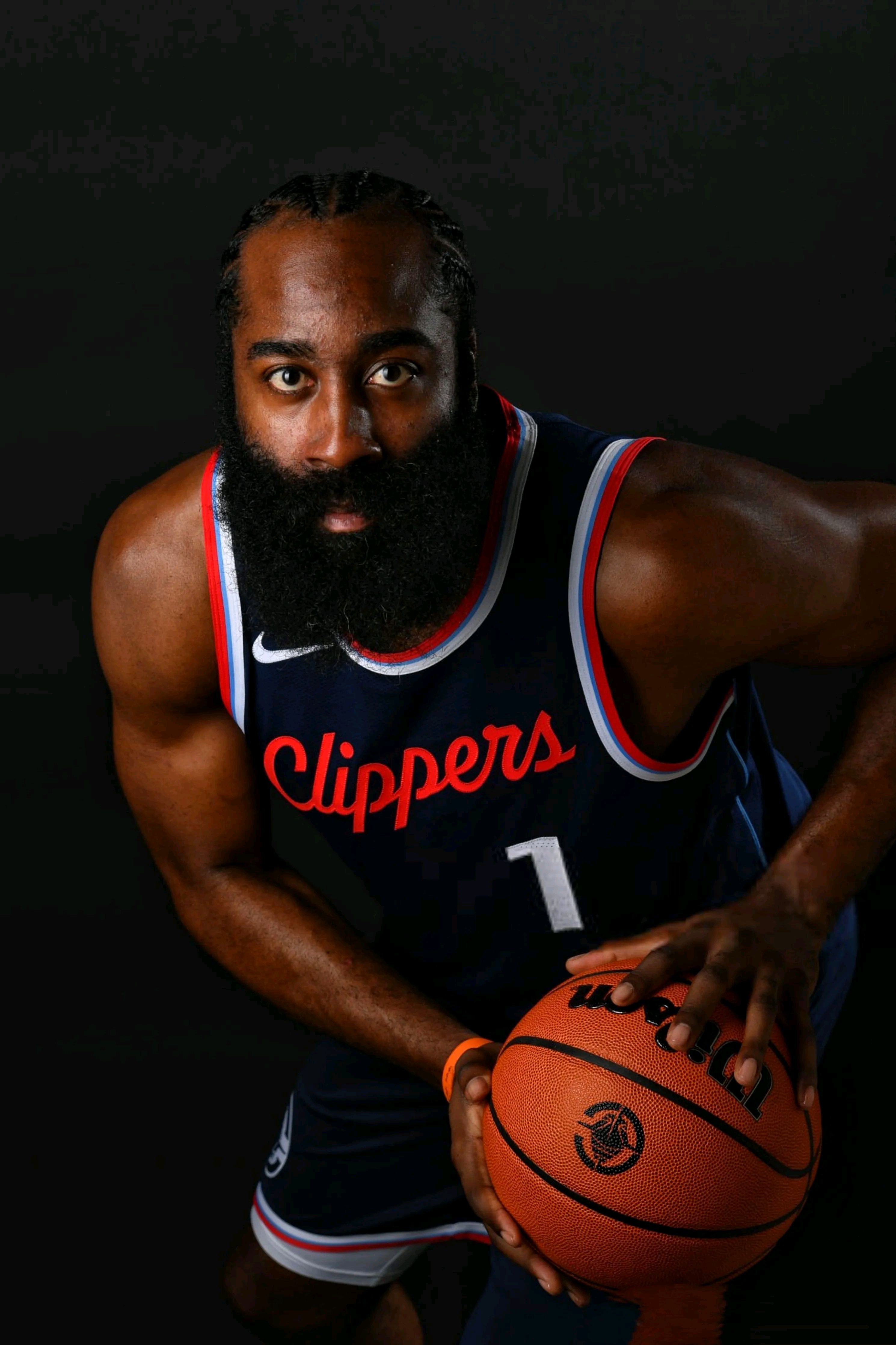 关于火箭前锋哈登：汤普森是一位伟大的篮球运动员，期待他早日回归赛场的信息