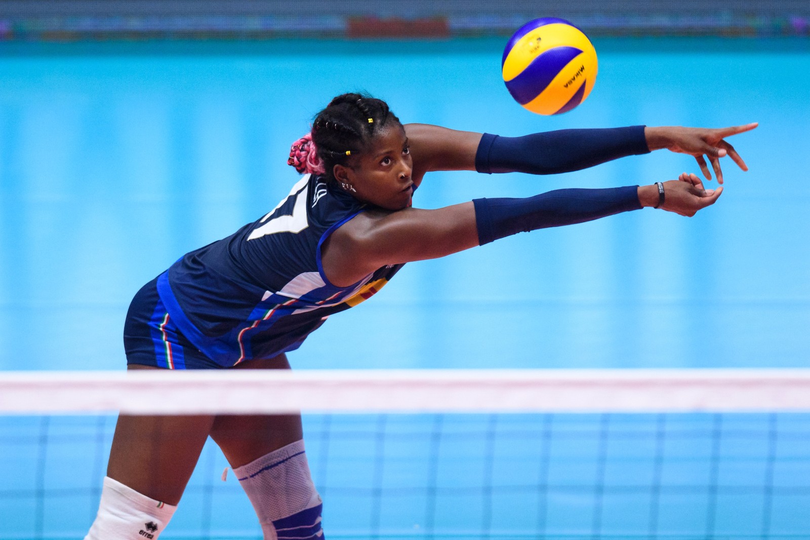 意大利铁饼选手力压群雄，夺得冠军