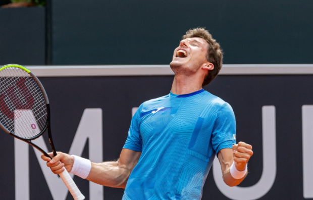 利尔坐镇主场，战胜对手赢得三分的简单介绍