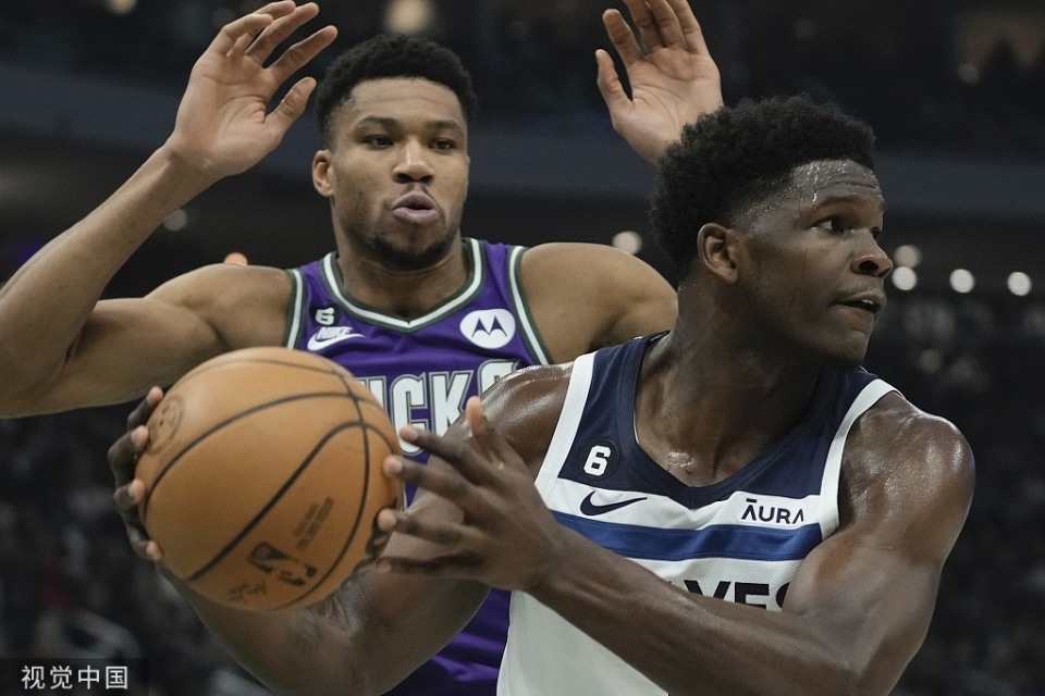 灰熊逆转雄鹿，终结四连败