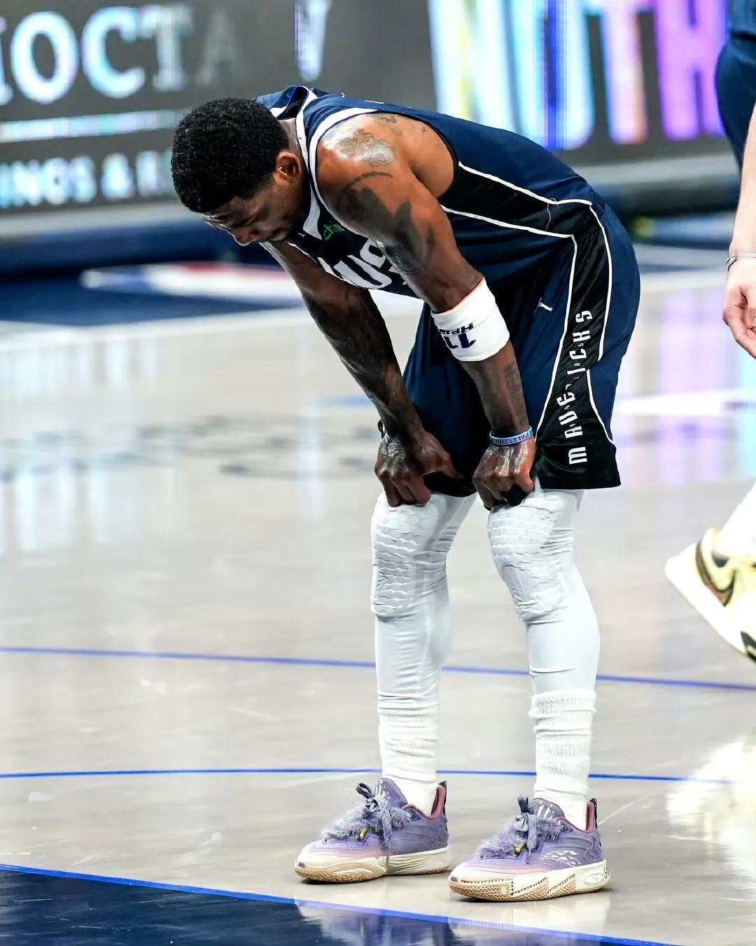 雄鹿力克独行侠,继续保持不败 雄鹿力克独行侠,继续保持不败