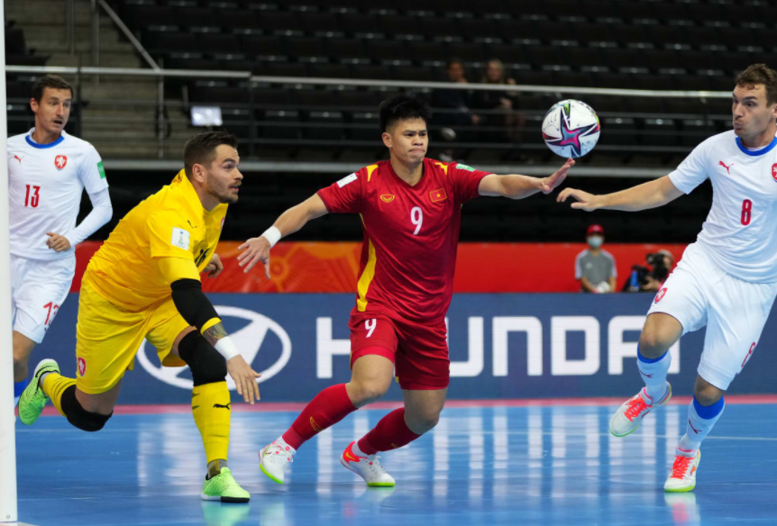 罗马狂胜，小组头名几无悬念！的简单介绍