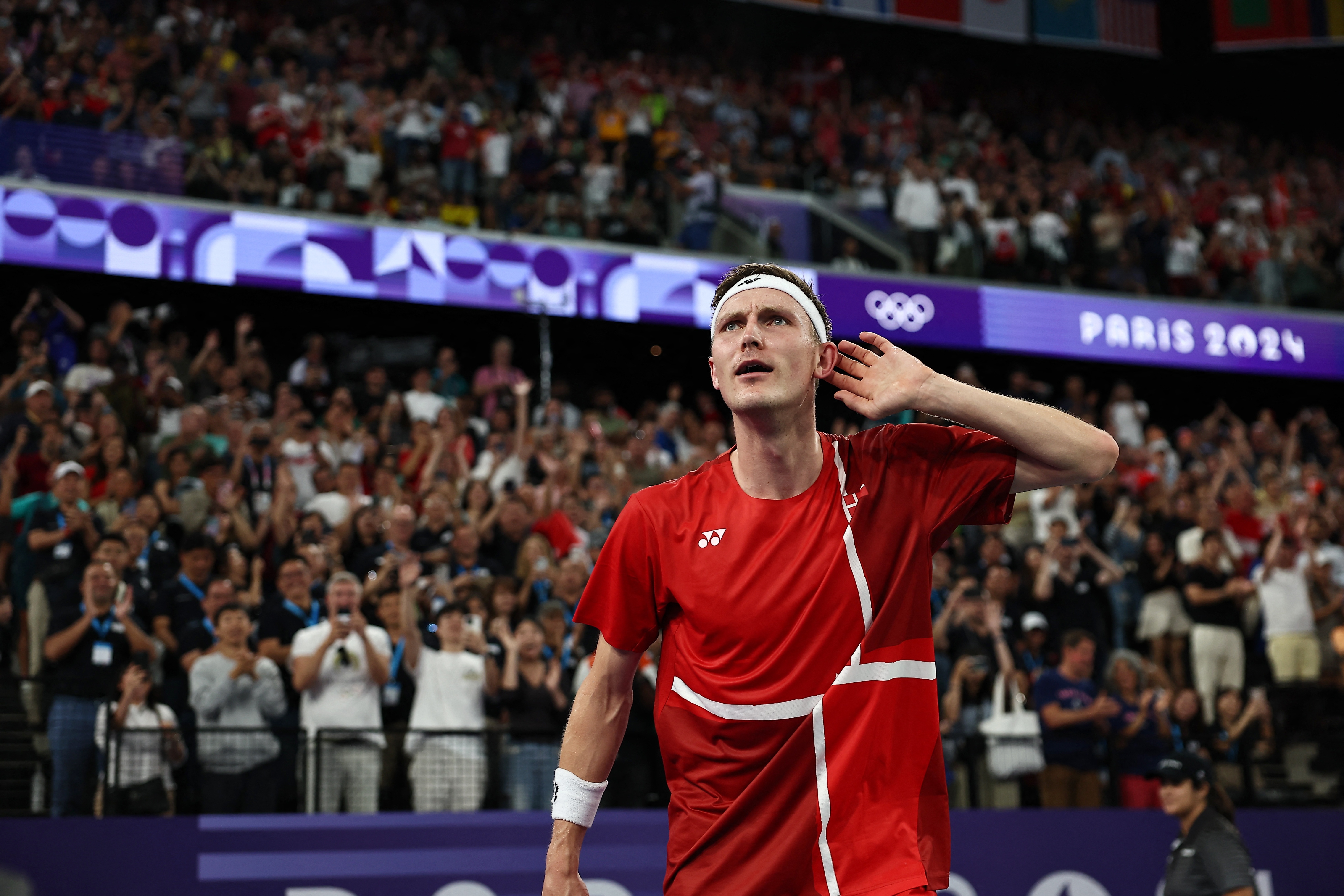 包含印度羽毛球选手冲刺领先，奔向胜利的词条