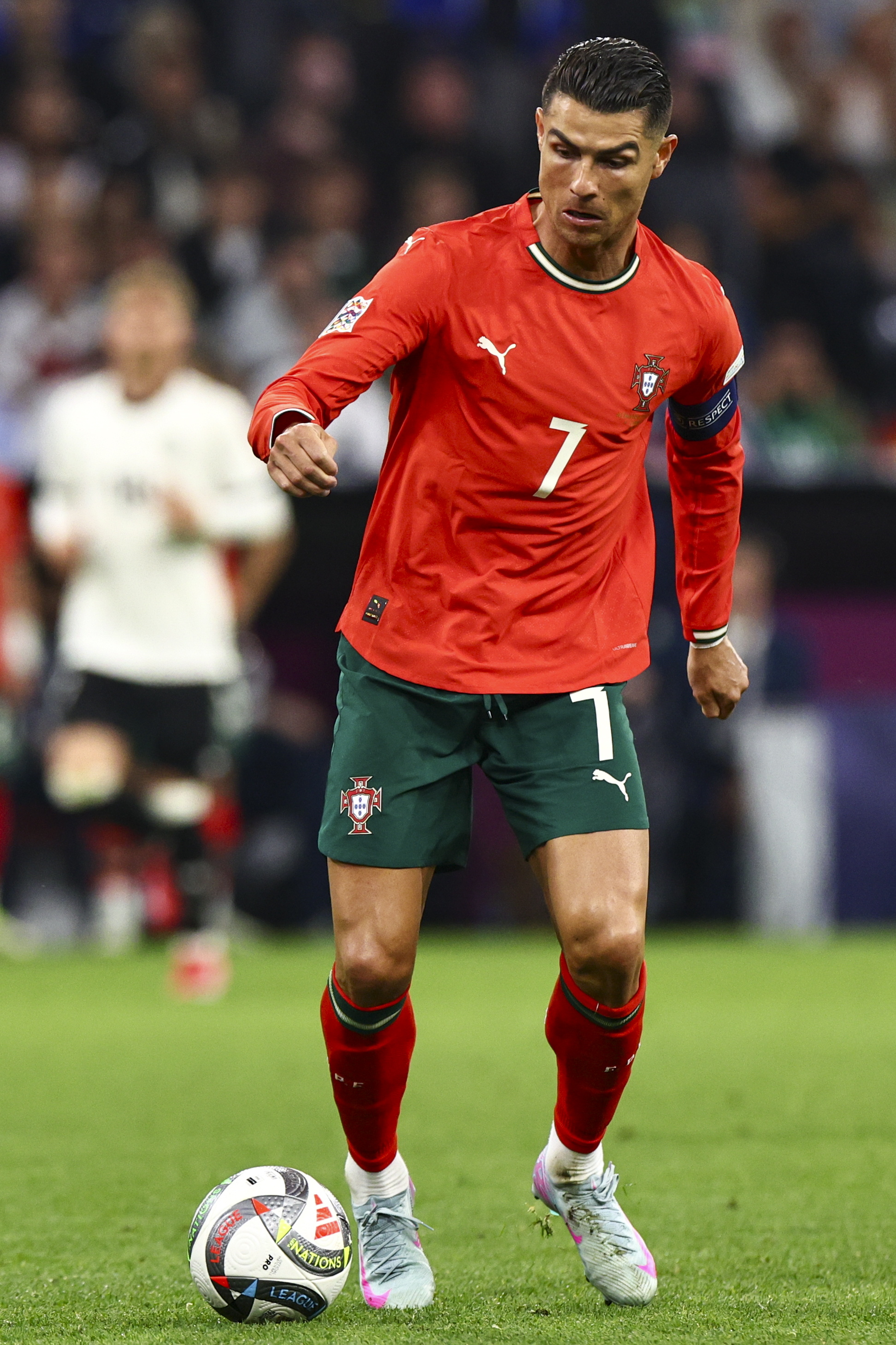 葡萄牙队表现亮眼在冰球赛中取得佳绩 葡萄牙队表现亮眼在冰球赛中取得佳绩